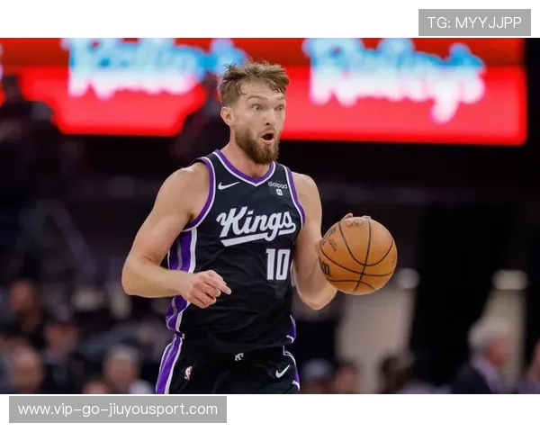 小萨博尼斯高位策应助攻连续出现，展现篮球智慧与全能本色